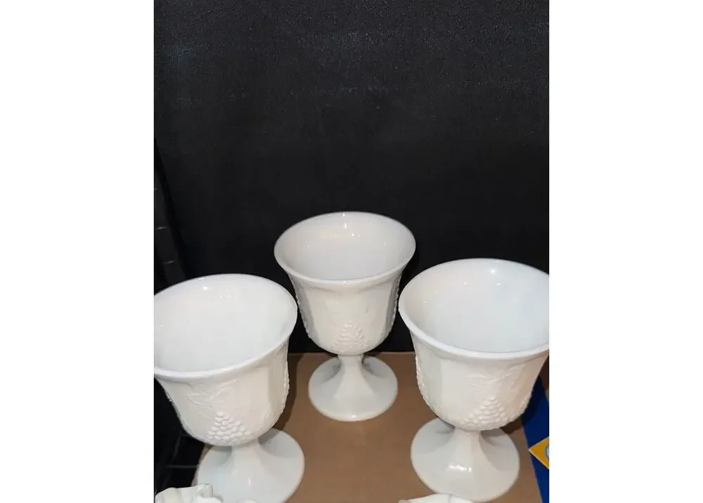 #41 3 vintage Milk glass cups